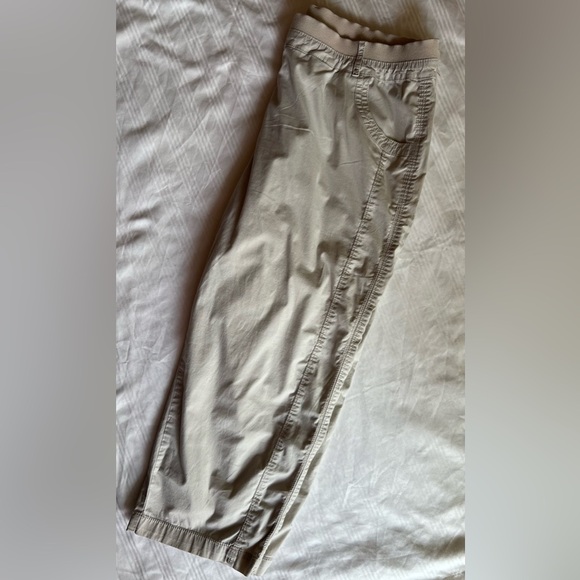 JM Collection Women's Pants Size 12 White Cotton Spandex Cropped. Capri - Picture 3 of 14